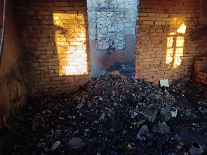 В Луганске сгорел жилой дом