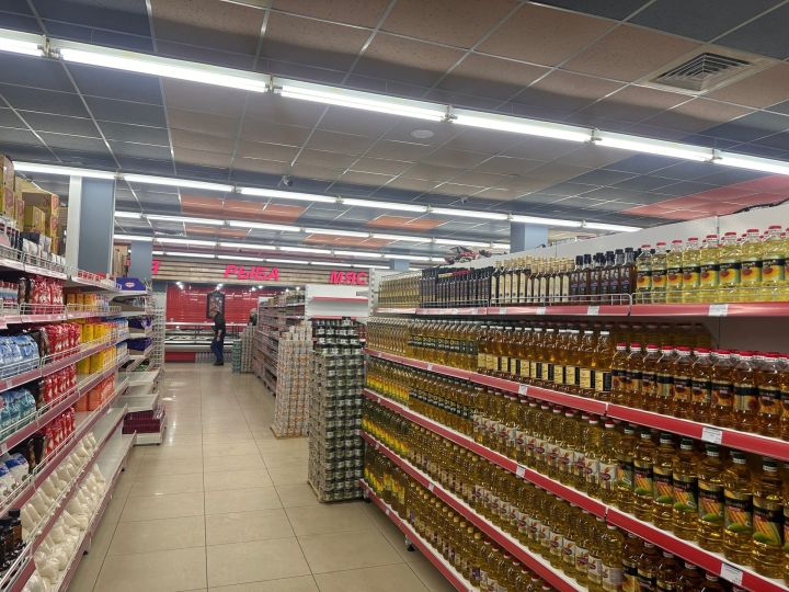 В свердловском ТЦ «Кристалл» открылся новый супермаркет: название до сих пор остаётся инкогнито