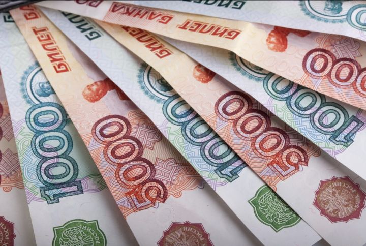 В России повышают минимальные зарплаты в 2023 году