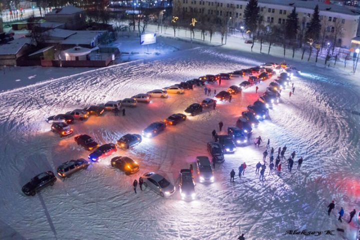 В Луганске состоится предновогодний автомобильный флешмоб «Автоёлка»