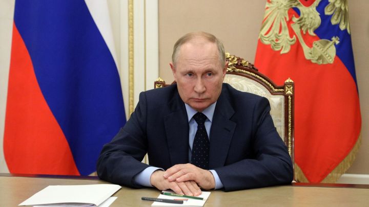 Путин поручил принять допмеры по поддержке сирот из ЛНР и ДНР
