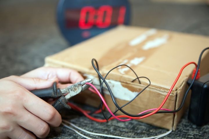 На севере ЛНР уничтожили взрывное устройство весом около 20 кг, оставленное диверсантами