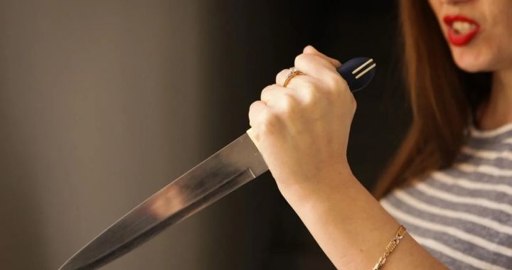 В Георгиевке пьяная женщина набросилась с ножом на мужчину