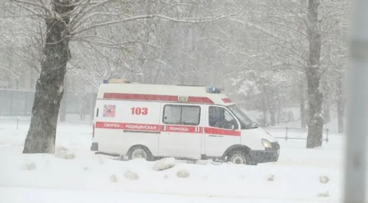 За сутки в ЛНР в больницы с обморожением попали два человека