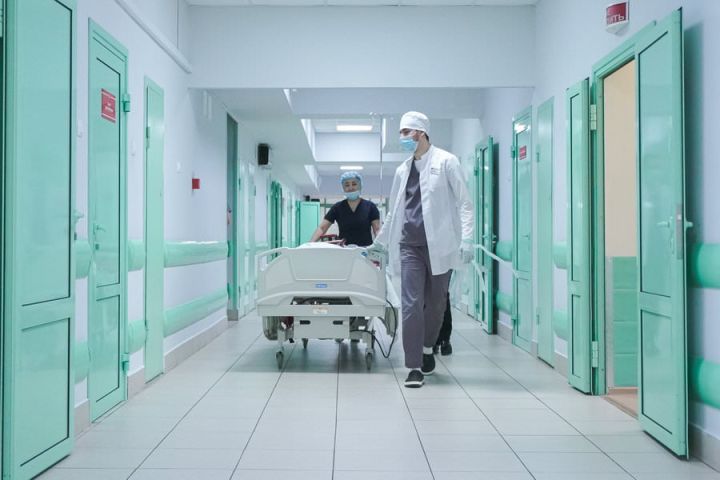 Двое детей, пострадавших при обстреле Перевальска, находятся в стабильно тяжелом состоянии