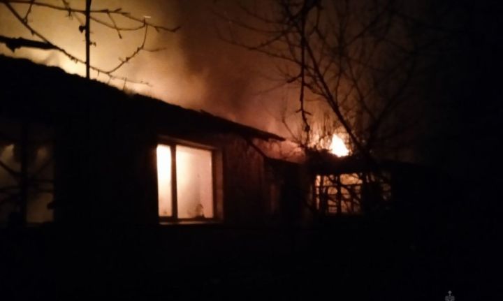 Пожар в доме барачного типа в Ровеньках забрал жизни двух человек