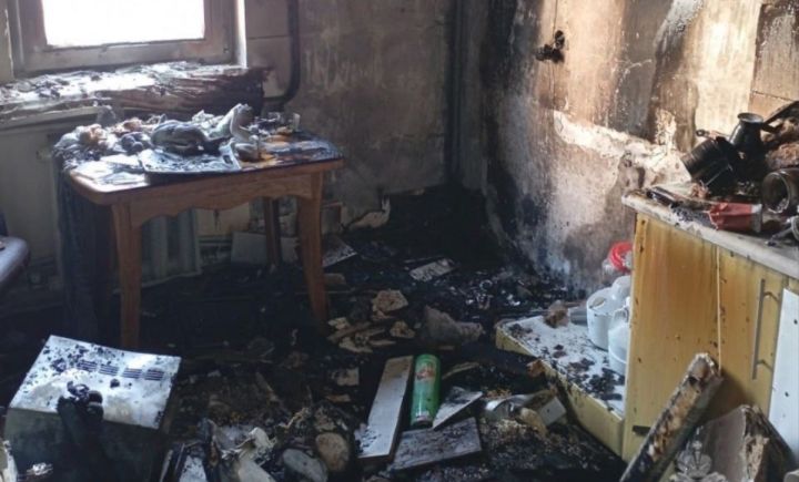 В Луганске горела квартира в многоэтажке: от гибели спасти трёх человек, в том числе ребёнка