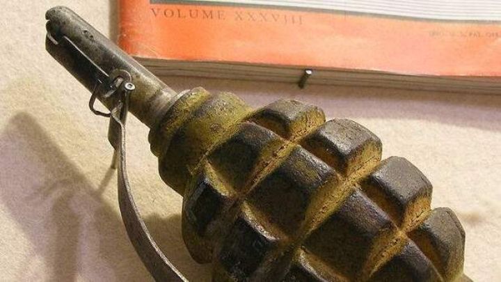 В Луганске обнаружили гранату с запалом возле мемориала «Острая могила»