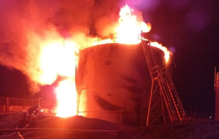 ВСУ ударили из беспилотника по нефтебазе в Ровеньках