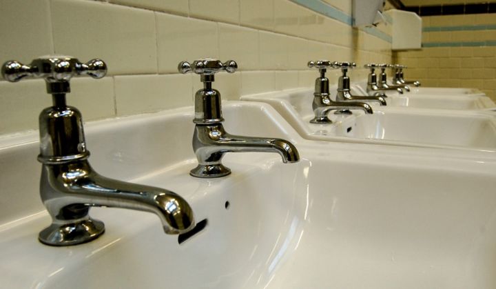 Ровеньки и посёлки Свердловского района остались без воды на неизвестный срок