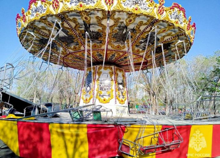 В Оренбурге обрушился аттракцион в парке развлечений: пострадало 20 человек, включая детей