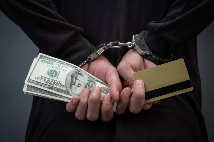 От продажи монет до сгущенки: как мошенники обманывают пенсионеров в ЛНР