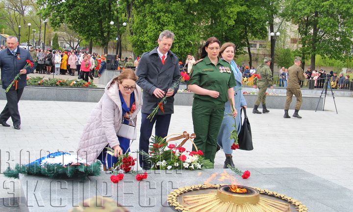 Делегация из Тывы побывала на митинге ко Дню Победы в Свердловске