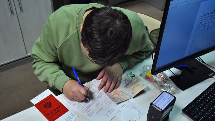 В Правительстве ЛНР приняли решение касательно уволенных со службы студентов