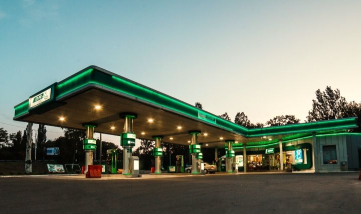 Жители ДНР смогут обналичивать деньги с карт российских банков на автозаправках